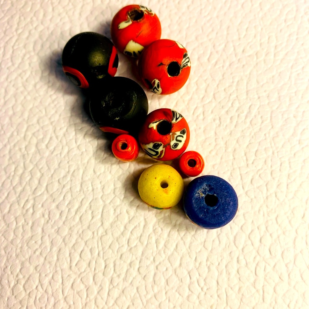 Assorted Glass Beads - Picture 4 of 8